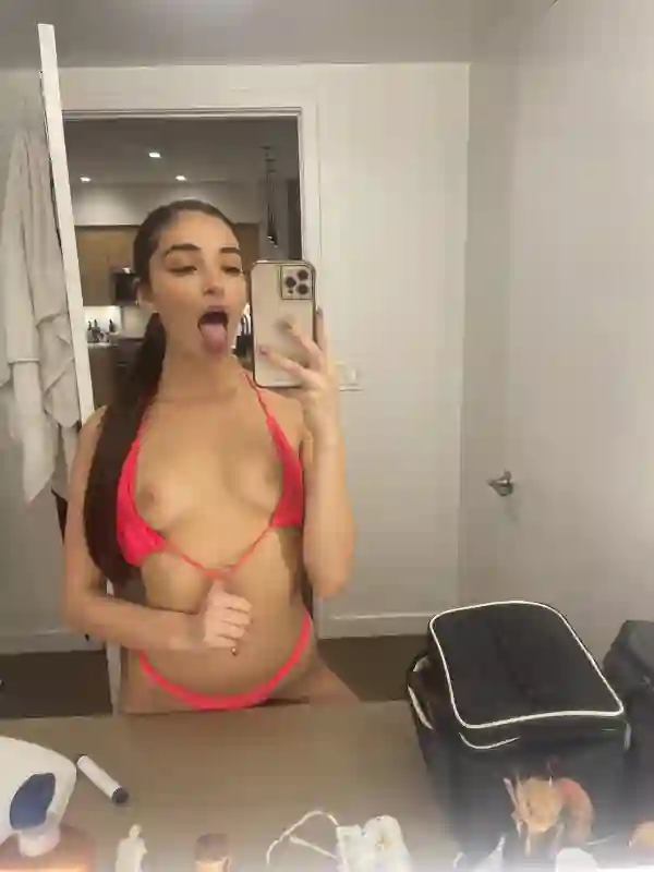 Escort services ŠIAULIAI XPORTAL.LT has the largest range of escorts like Lėja  who want to satisfy your needs. 